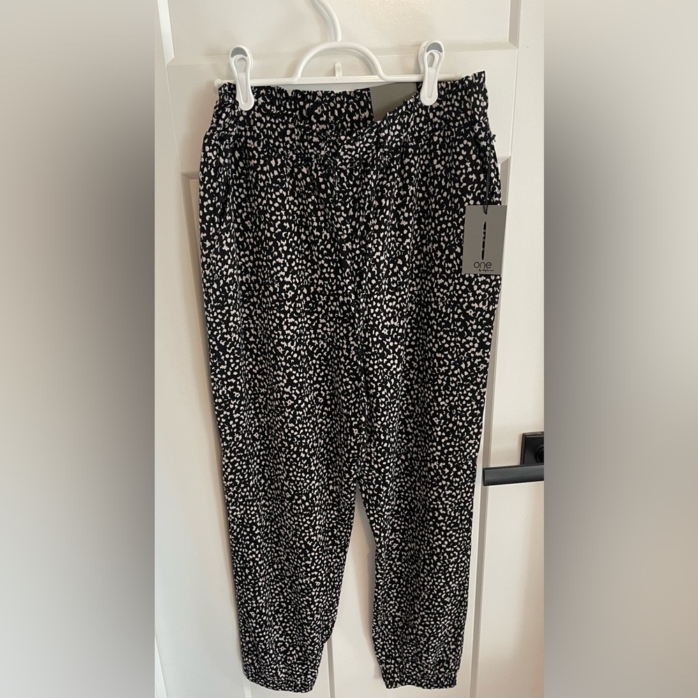 Black and White Patterned Jogger Style Pants